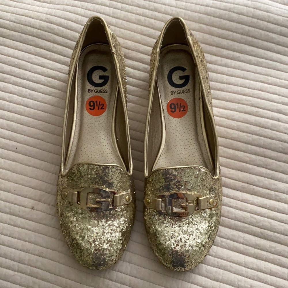 Glitter Gold Guess Flats